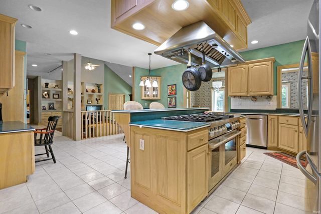 1411 S Center Road, Boonville, IN 47601