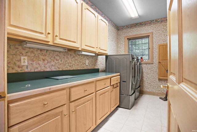 1411 S Center Road, Boonville, IN 47601