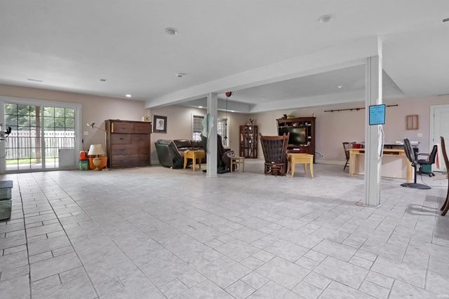1411 S Center Road, Boonville, IN 47601