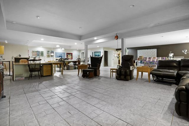 1411 S Center Road, Boonville, IN 47601