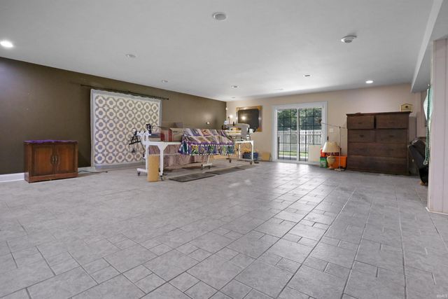 1411 S Center Road, Boonville, IN 47601
