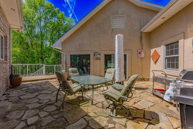 1411 S Center Road, Boonville, IN 47601