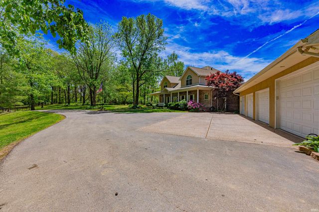 1411 S Center Road, Boonville, IN 47601