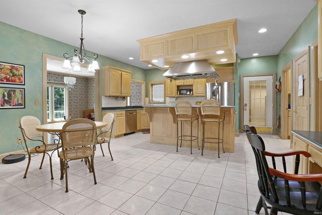 1411 S Center Road, Boonville, IN 47601