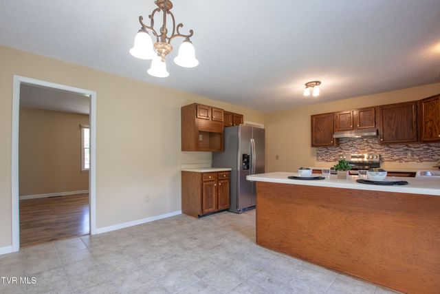 18373 Woodland Hills Road, Abingdon, VA 24210