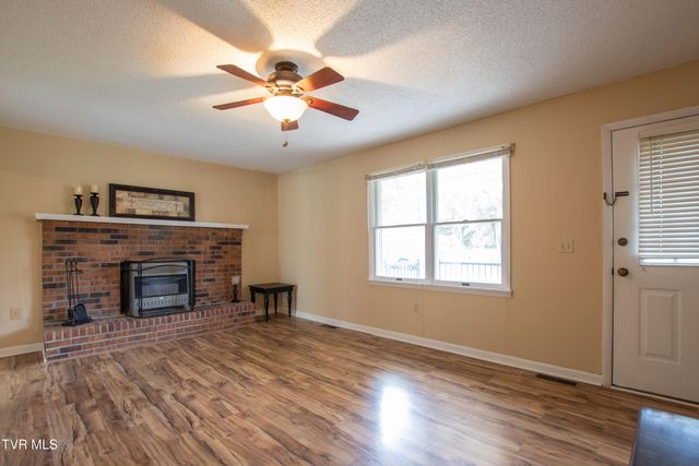 18373 Woodland Hills Road, Abingdon, VA 24210