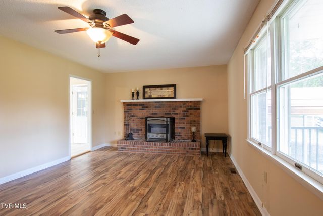 18373 Woodland Hills Road, Abingdon, VA 24210
