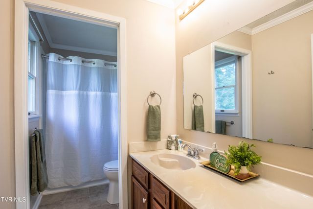 18373 Woodland Hills Road, Abingdon, VA 24210