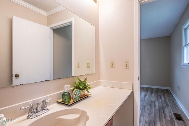 18373 Woodland Hills Road, Abingdon, VA 24210