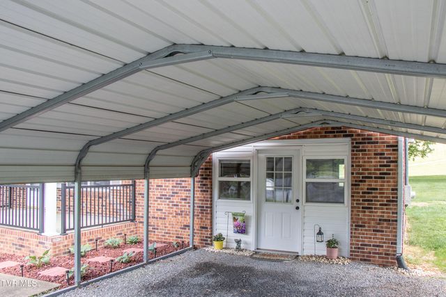 18373 Woodland Hills Road, Abingdon, VA 24210