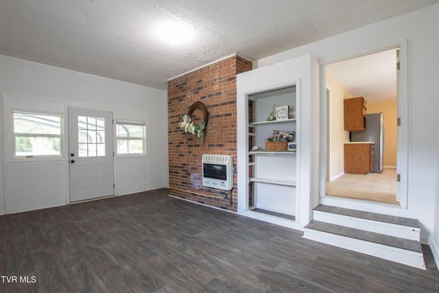 18373 Woodland Hills Road, Abingdon, VA 24210