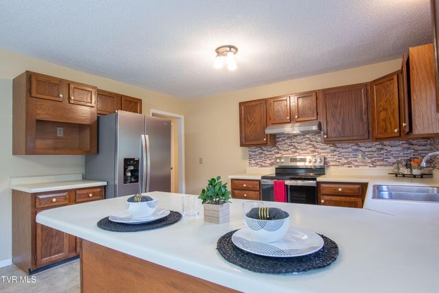 18373 Woodland Hills Road, Abingdon, VA 24210