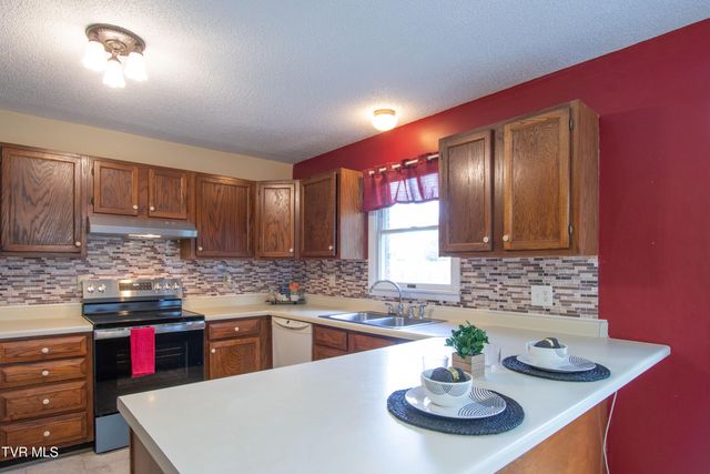 18373 Woodland Hills Road, Abingdon, VA 24210
