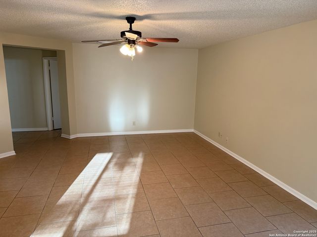 8015 Chestnut Gate, Converse, TX 78109