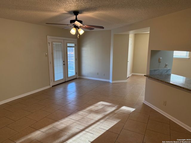 8015 Chestnut Gate, Converse, TX 78109