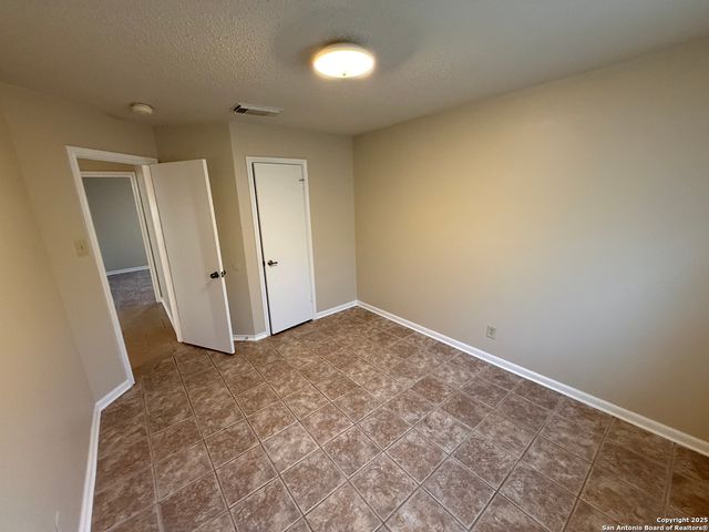 8015 Chestnut Gate, Converse, TX 78109