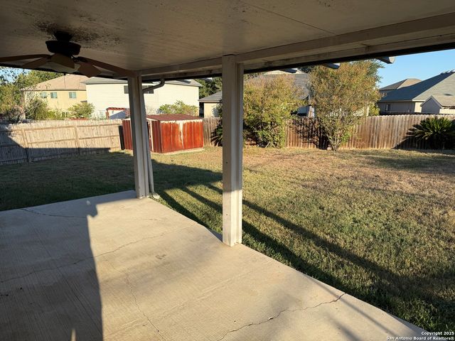 8015 Chestnut Gate, Converse, TX 78109
