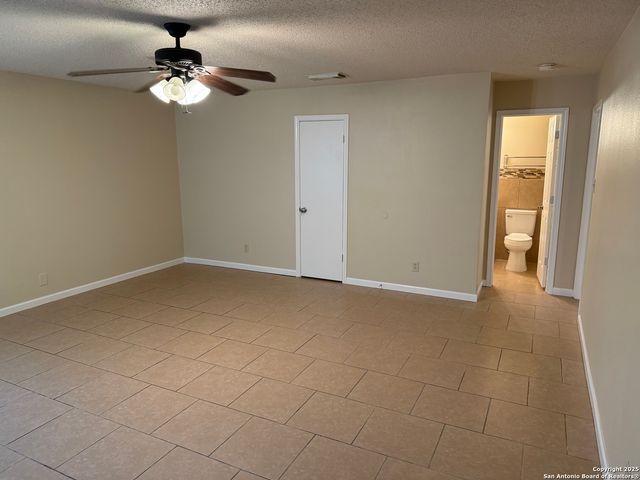 8015 Chestnut Gate, Converse, TX 78109