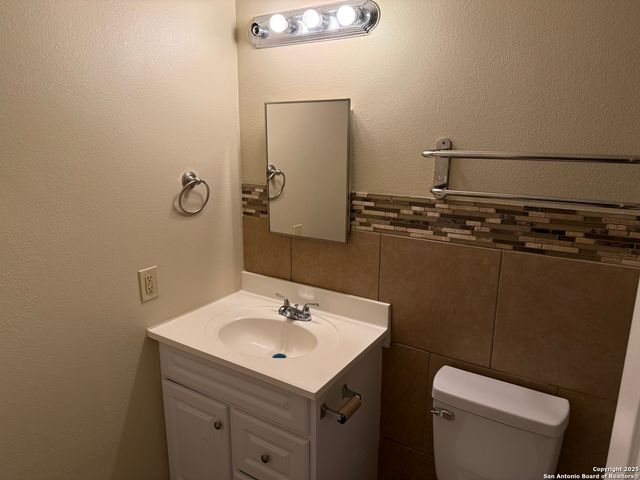 8015 Chestnut Gate, Converse, TX 78109