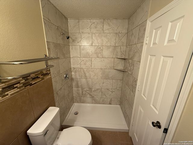 8015 Chestnut Gate, Converse, TX 78109