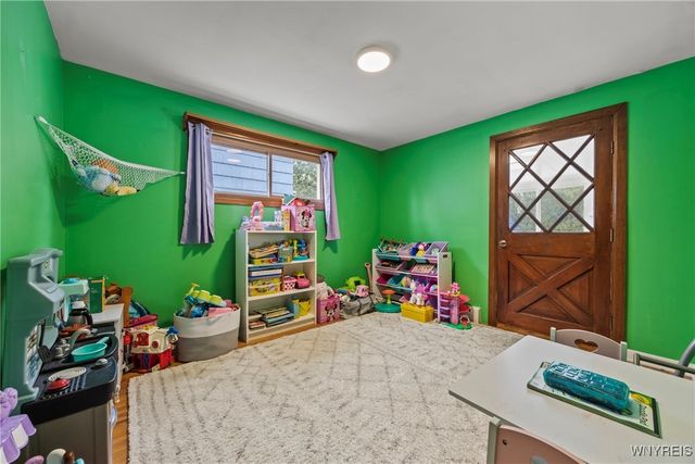 50 Pardee Avenue, Lancaster, NY 14086