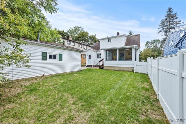 50 Pardee Avenue, Lancaster, NY 14086