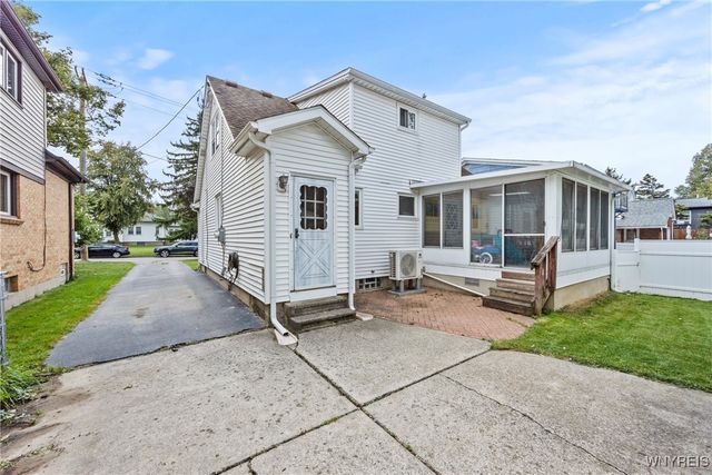 50 Pardee Avenue, Lancaster, NY 14086