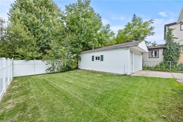 50 Pardee Avenue, Lancaster, NY 14086