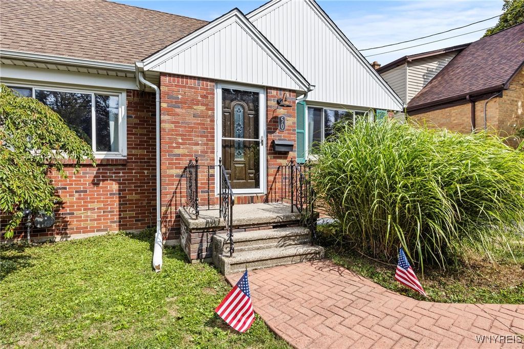 50 Pardee Avenue, Lancaster, NY 14086