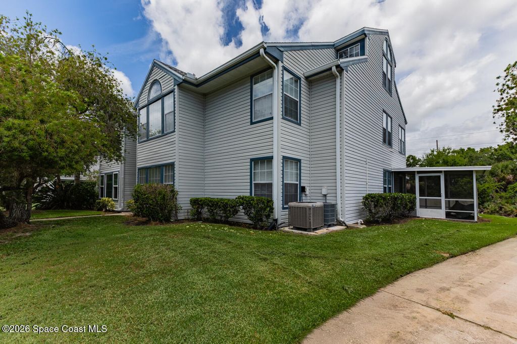 4895 Lake Waterford Way W 2-207, Melbourne, FL 32901