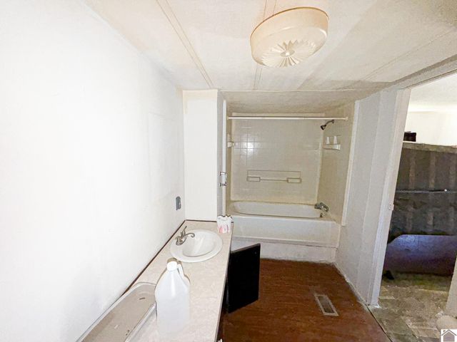 2346 Millers Chapel Rd, Mayfield, KY 42066