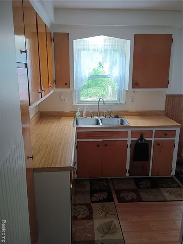 22134 Wick Road, Taylor, MI 48180