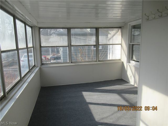 2015 Baxterly Avenue, Lakewood, OH 44107