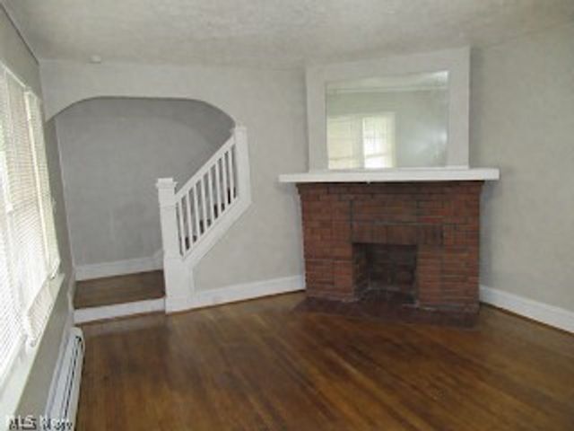 2015 Baxterly Avenue, Lakewood, OH 44107