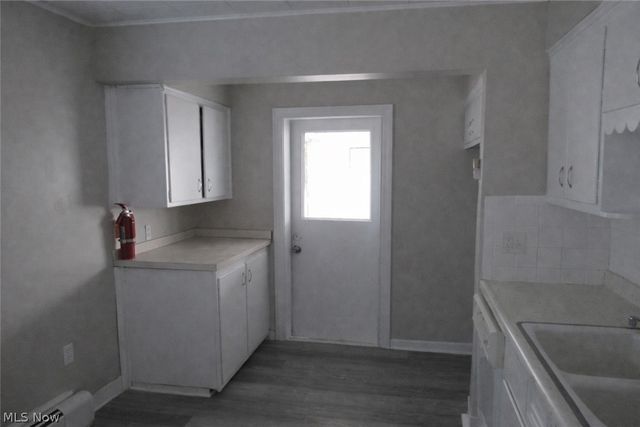 2015 Baxterly Avenue, Lakewood, OH 44107