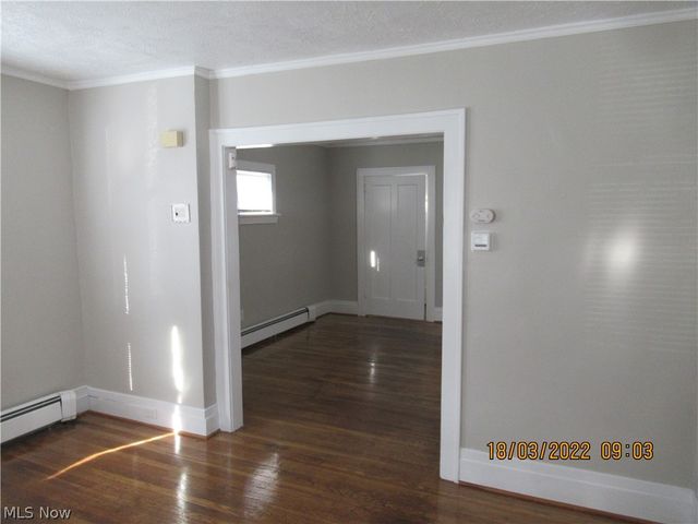 2015 Baxterly Avenue, Lakewood, OH 44107