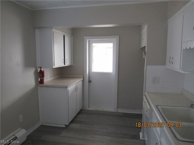 2015 Baxterly Avenue, Lakewood, OH 44107