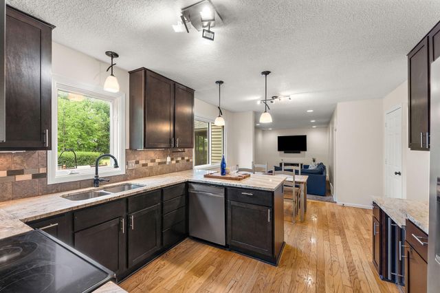 15659 Highview Lane, Apple Valley, MN 55124