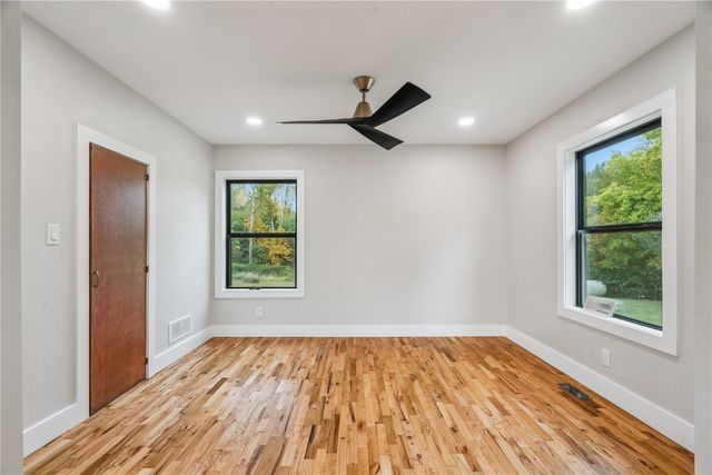 1302 Arrowhead Road, Mt Vernon, IA 52314