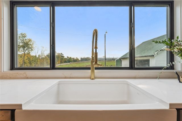 1302 Arrowhead Road, Mt Vernon, IA 52314