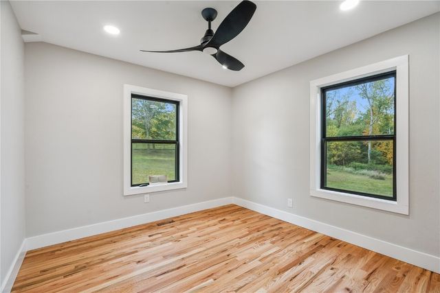 1302 Arrowhead Road, Mt Vernon, IA 52314