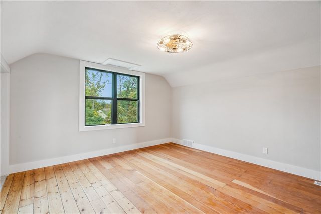 1302 Arrowhead Road, Mt Vernon, IA 52314