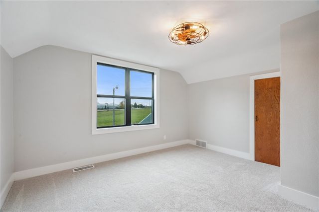 1302 Arrowhead Road, Mt Vernon, IA 52314