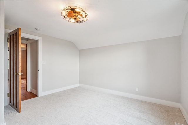 1302 Arrowhead Road, Mt Vernon, IA 52314