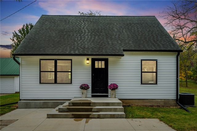 1302 Arrowhead Road, Mt Vernon, IA 52314