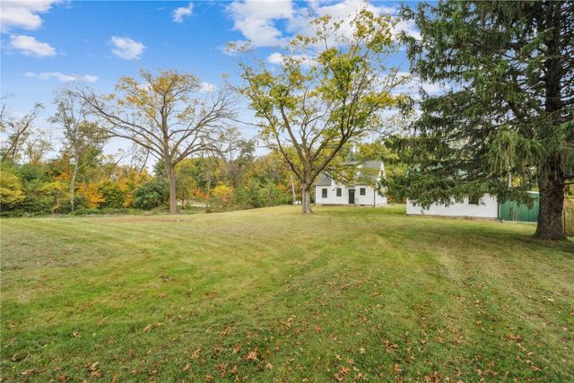 1302 Arrowhead Road, Mt Vernon, IA 52314