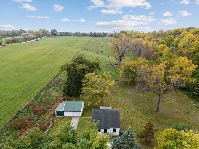 1302 Arrowhead Road, Mt Vernon, IA 52314