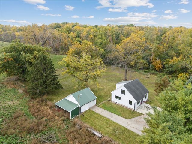 1302 Arrowhead Road, Mt Vernon, IA 52314