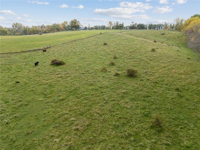 1302 Arrowhead Road, Mt Vernon, IA 52314