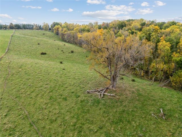 1302 Arrowhead Road, Mt Vernon, IA 52314